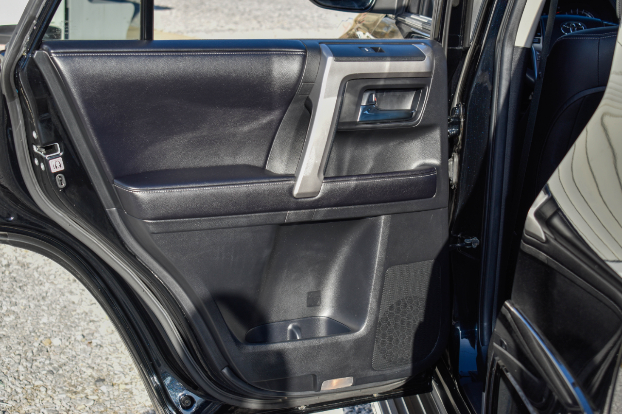 Toyota 4Runner SR5 2WD 2016