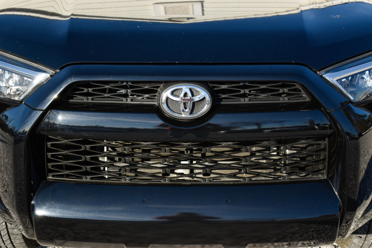 Toyota 4Runner SR5 2WD 2016