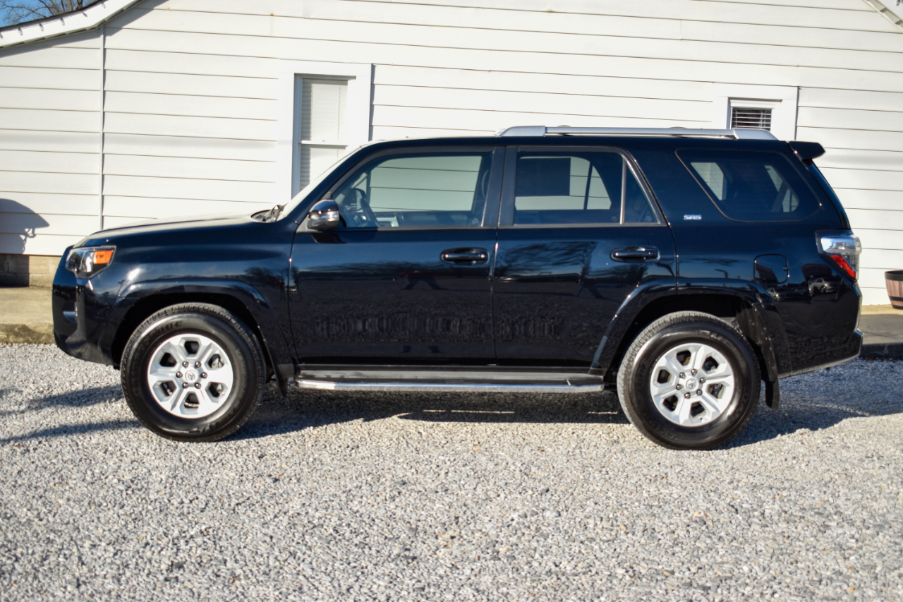 Toyota 4Runner SR5 2WD 2016