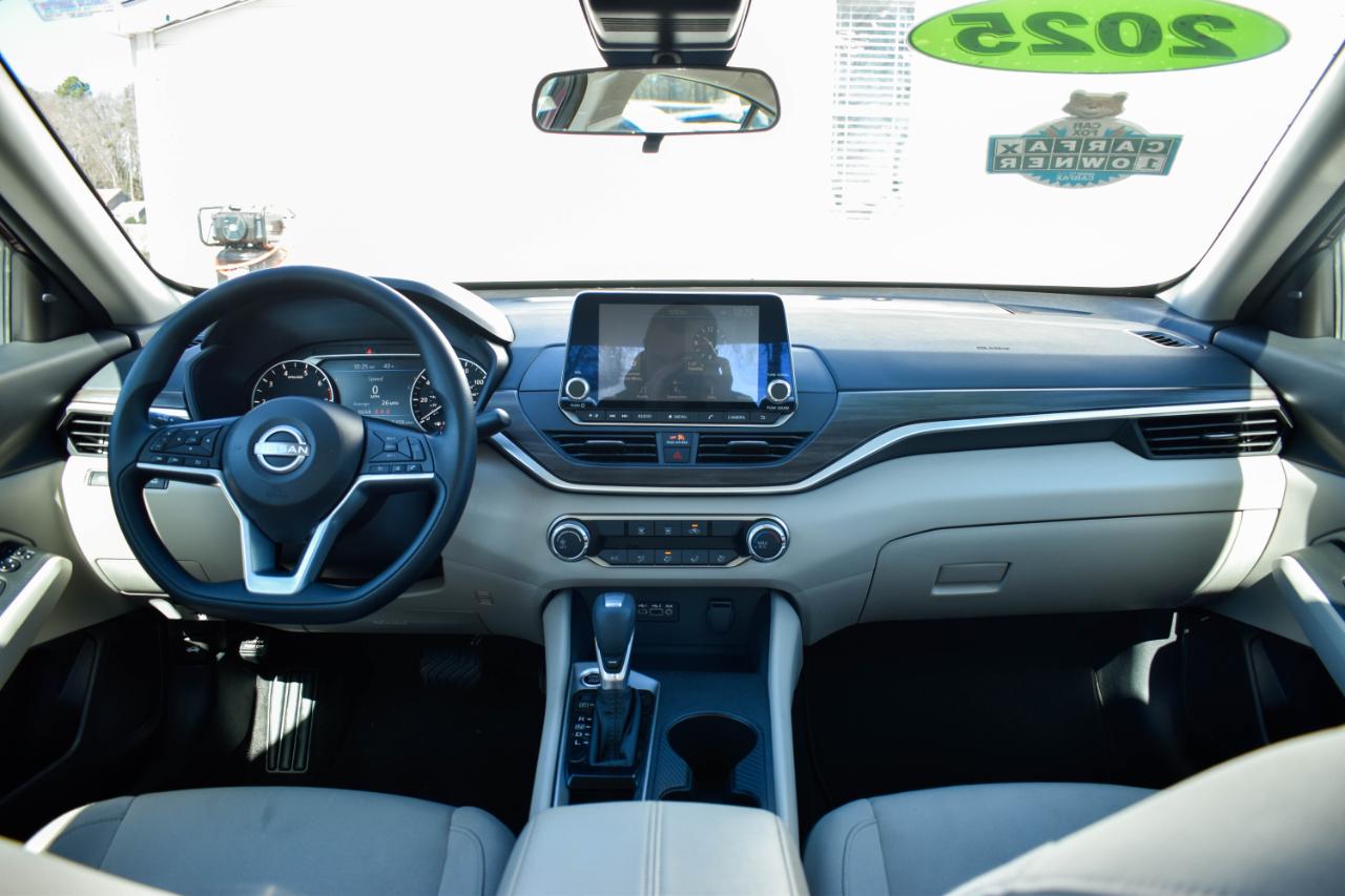 Nissan Altima 2.5 SV 2025