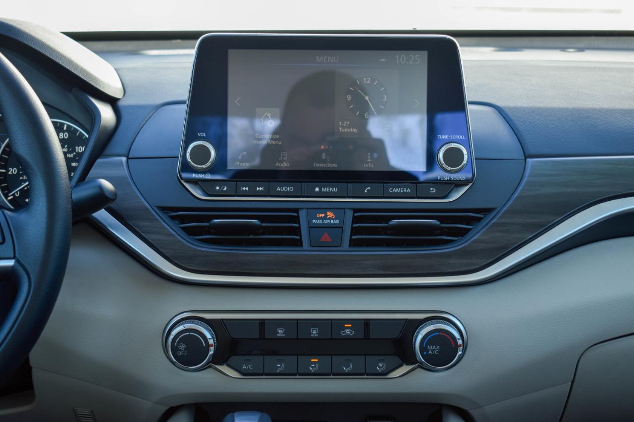 Nissan Altima 2.5 SV 2025