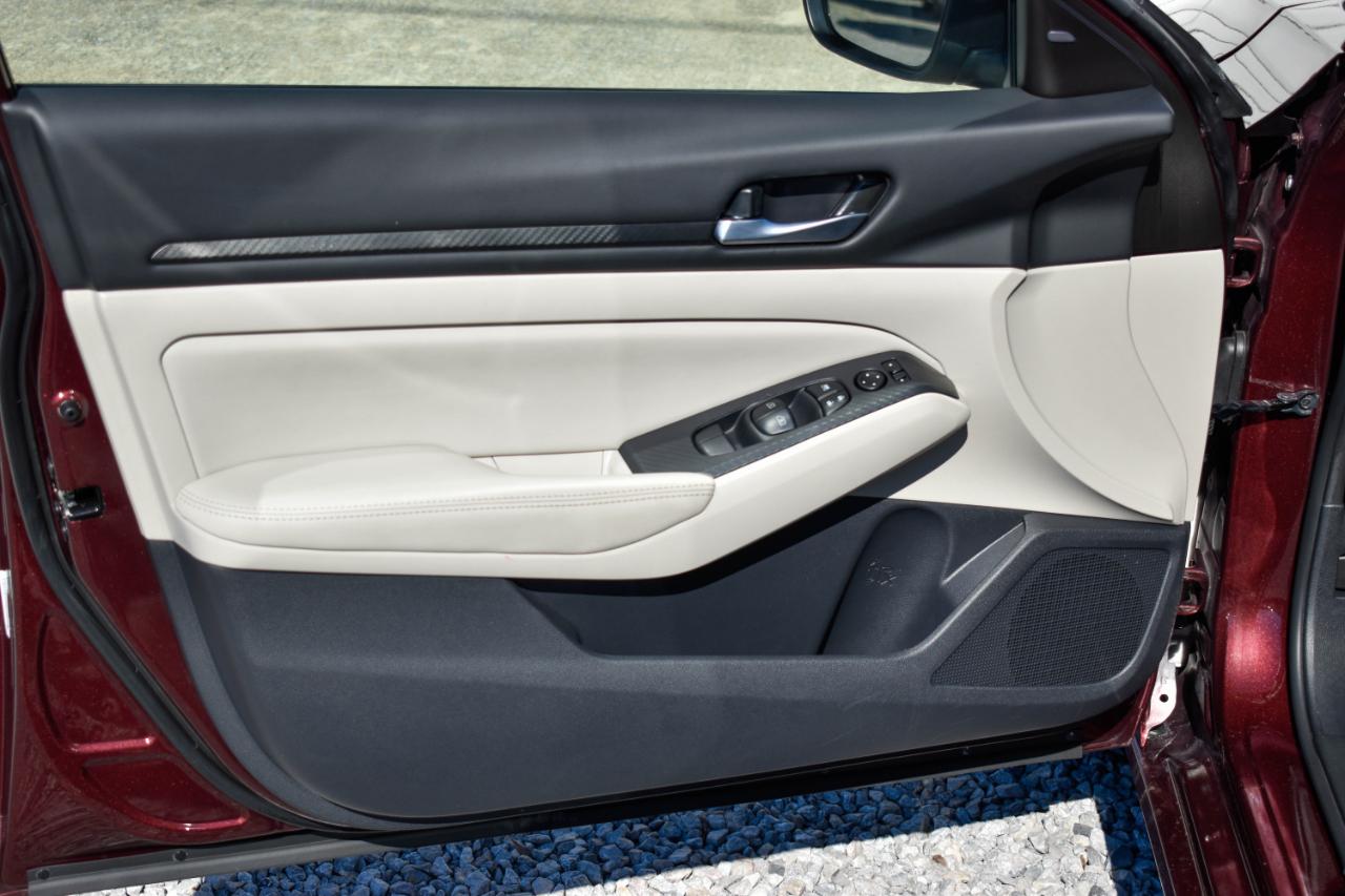 Nissan Altima 2.5 SV 2025