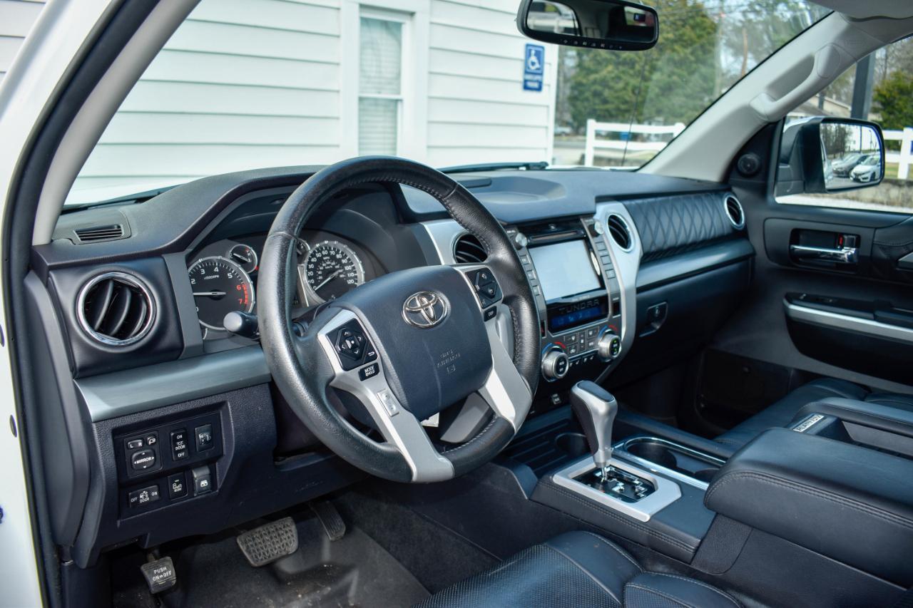 Toyota Tundra Platinum CrewMax 5.7L 4WD 2017