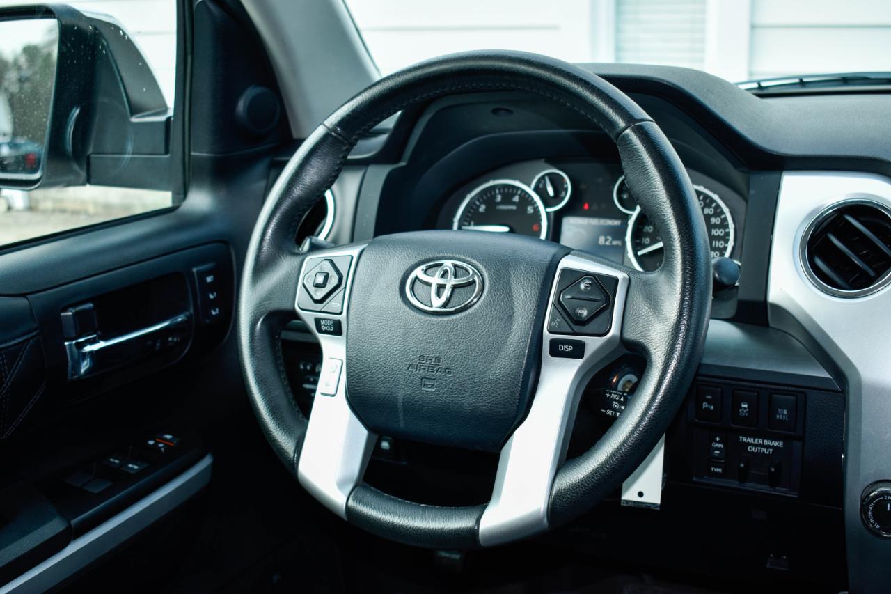 Toyota Tundra Platinum CrewMax 5.7L 4WD 2017