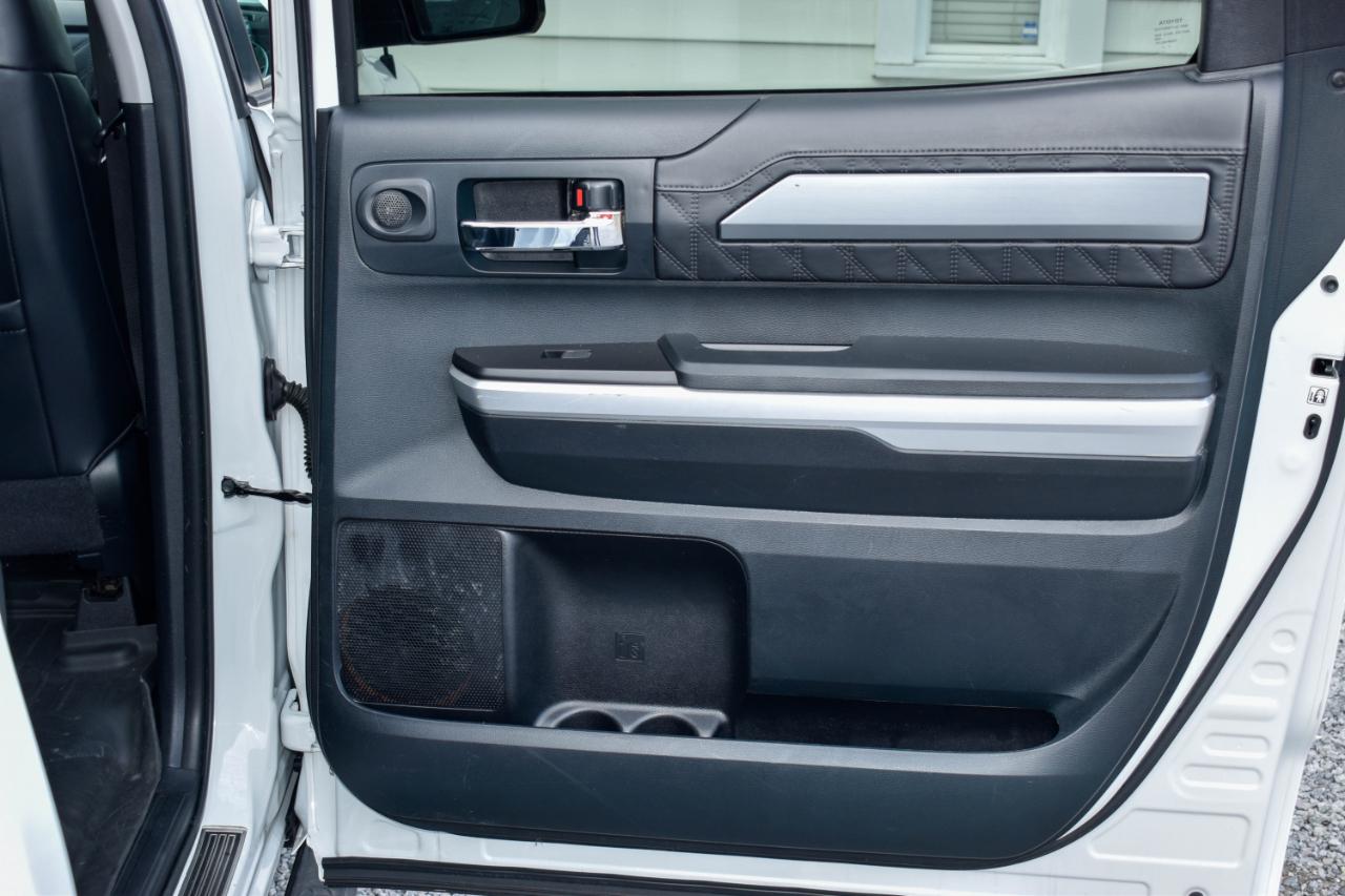 Toyota Tundra Platinum CrewMax 5.7L 4WD 2017