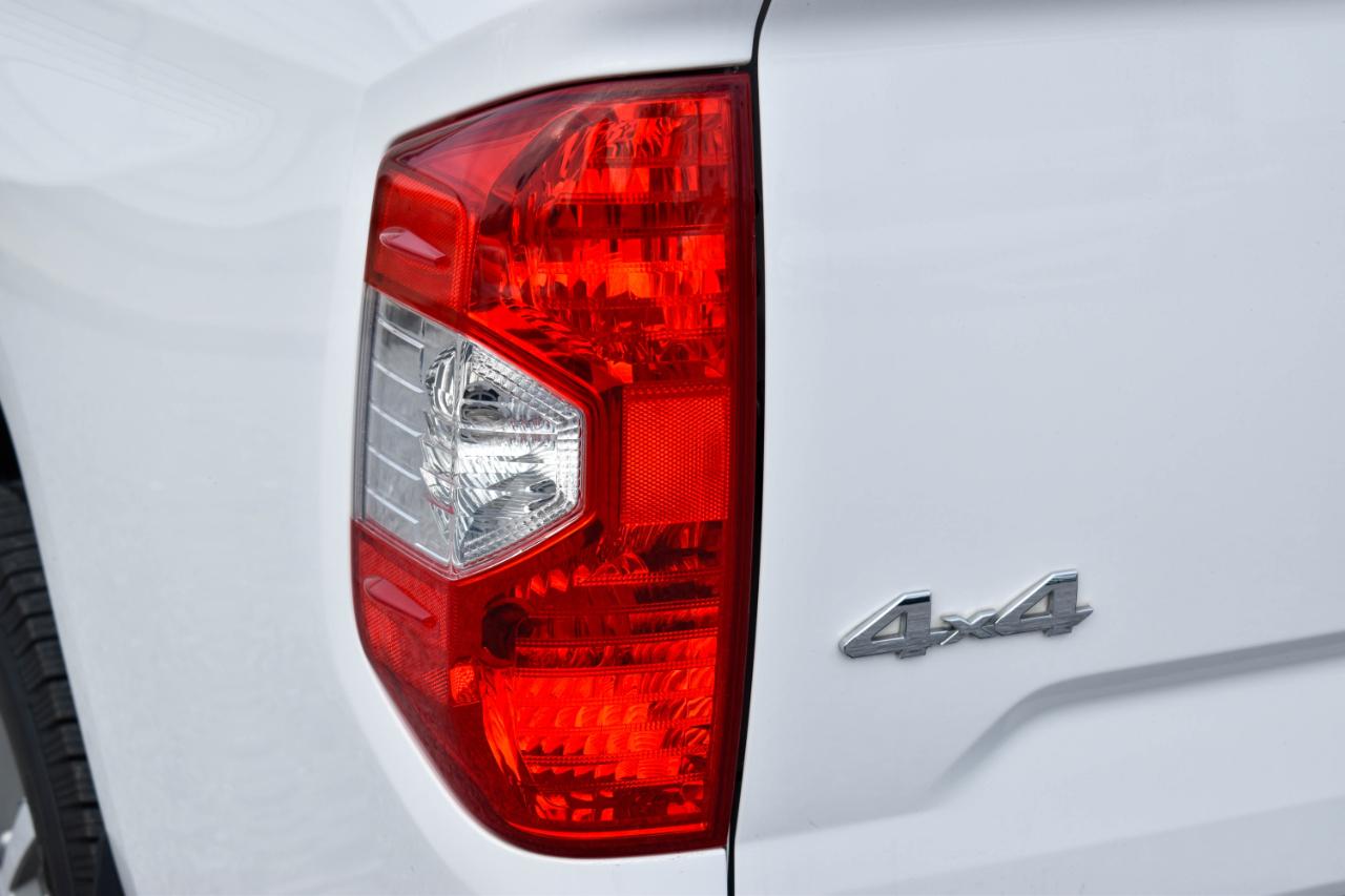 Toyota Tundra Platinum CrewMax 5.7L 4WD 2017