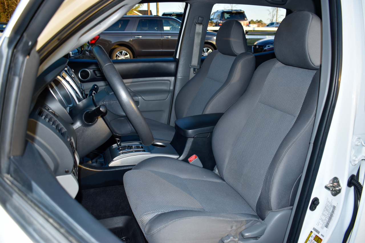 Toyota Tacoma PreRunner Double Cab V6 5AT 2WD 2014