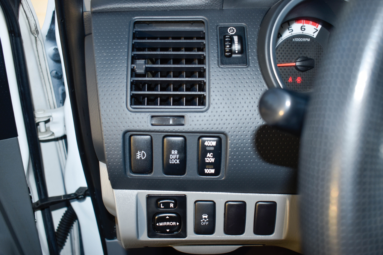 Toyota Tacoma PreRunner Double Cab V6 5AT 2WD 2014