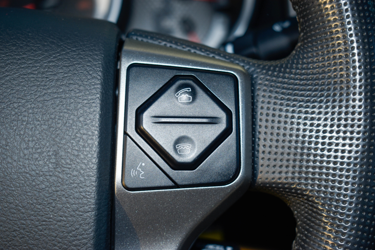 Toyota Tacoma PreRunner Double Cab V6 5AT 2WD 2014