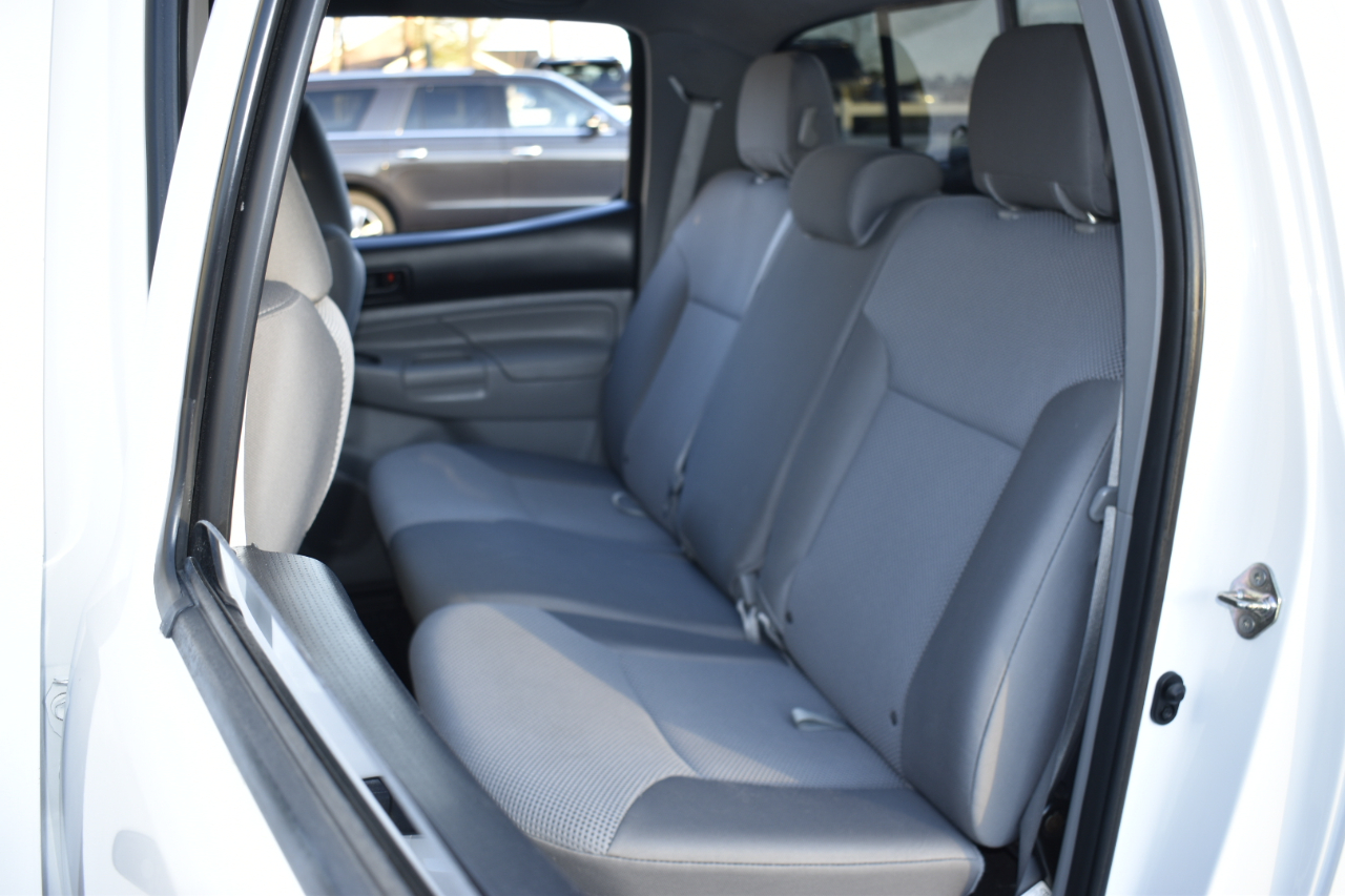 Toyota Tacoma PreRunner Double Cab V6 5AT 2WD 2014