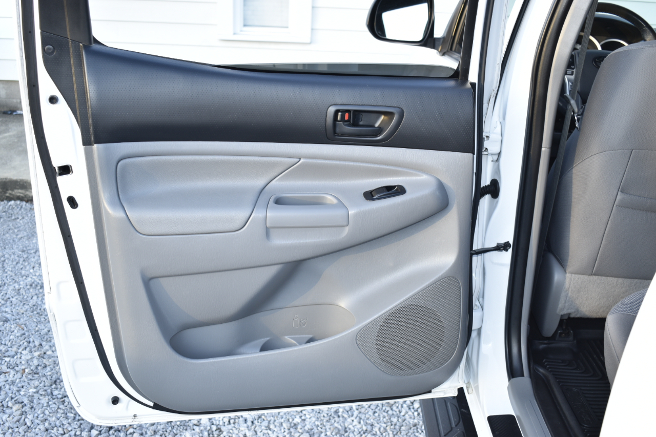 Toyota Tacoma PreRunner Double Cab V6 5AT 2WD 2014