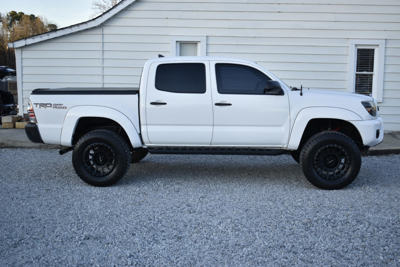 Toyota Tacoma PreRunner Double Cab V6 5AT 2WD 2014