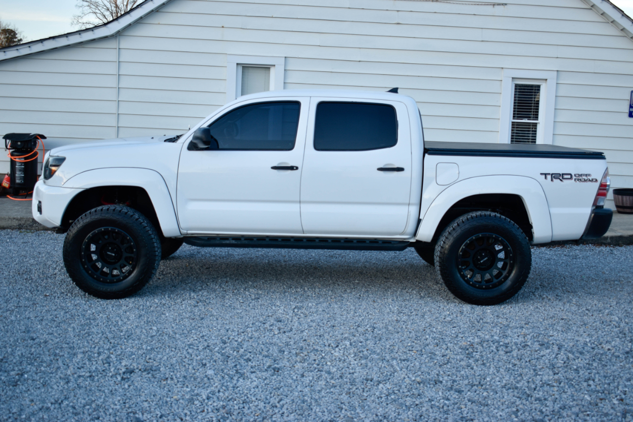 Toyota Tacoma PreRunner Double Cab V6 5AT 2WD 2014
