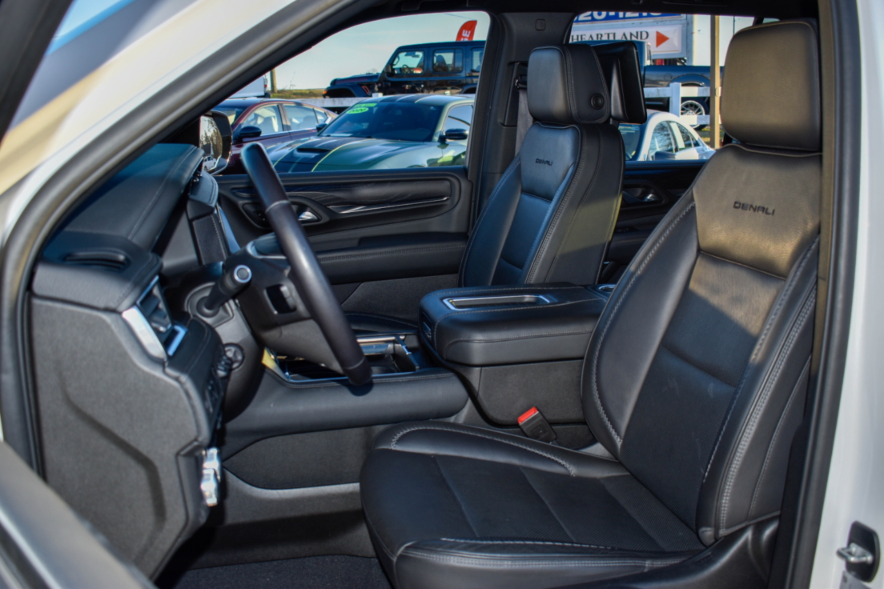 GMC Yukon Denali 4WD 2021