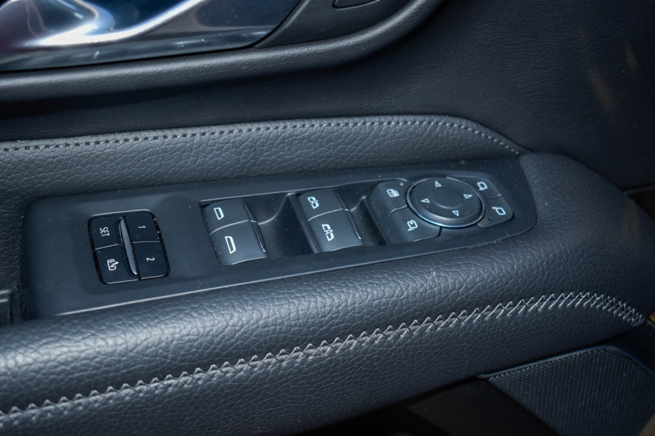 GMC Yukon Denali 4WD 2021