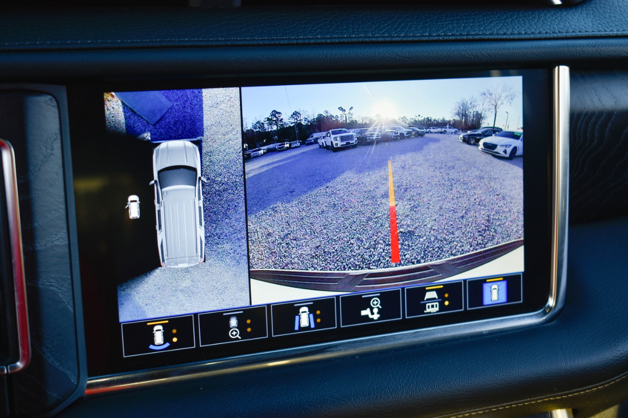 GMC Yukon Denali 4WD 2021