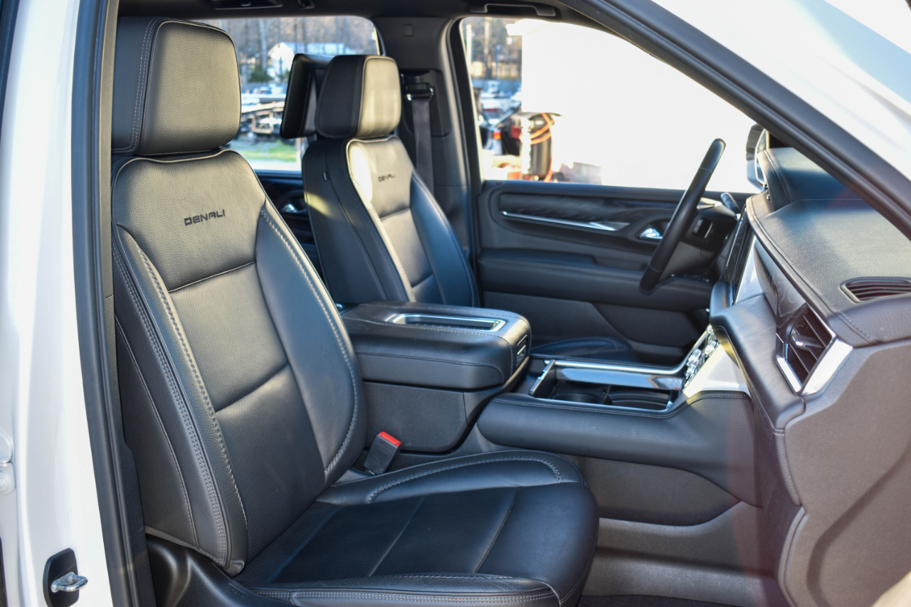 GMC Yukon Denali 4WD 2021