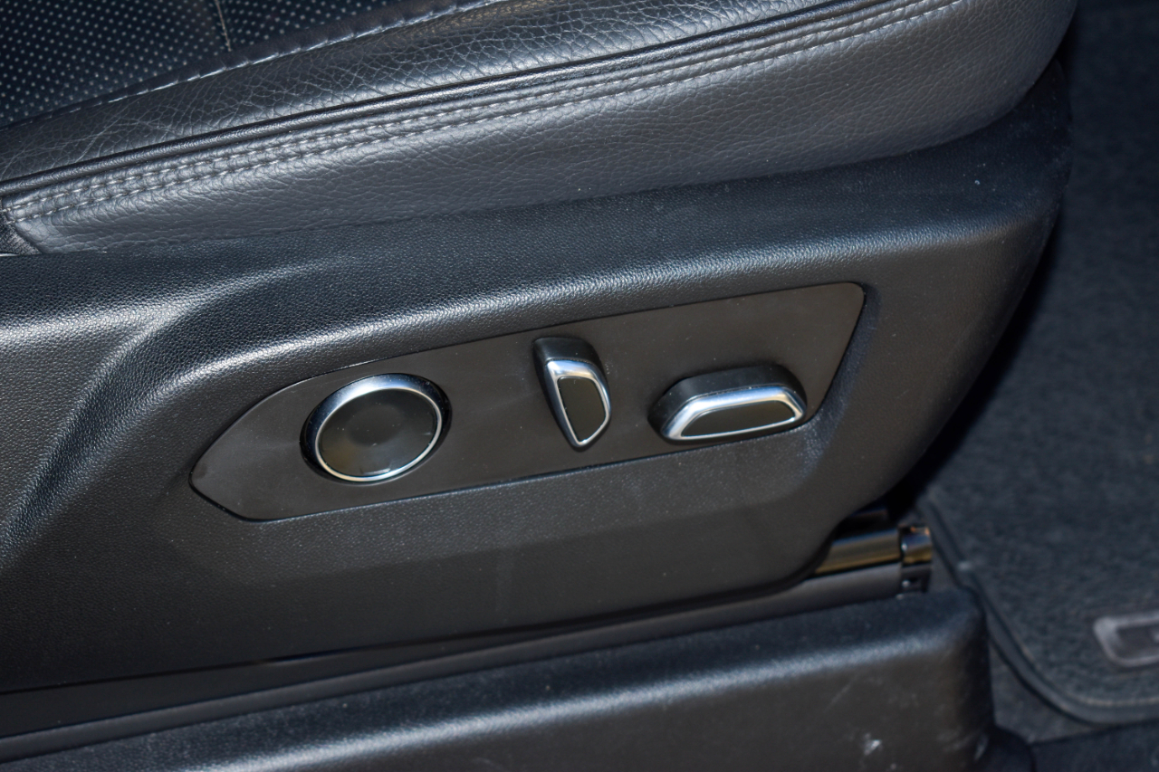 GMC Yukon Denali 4WD 2021