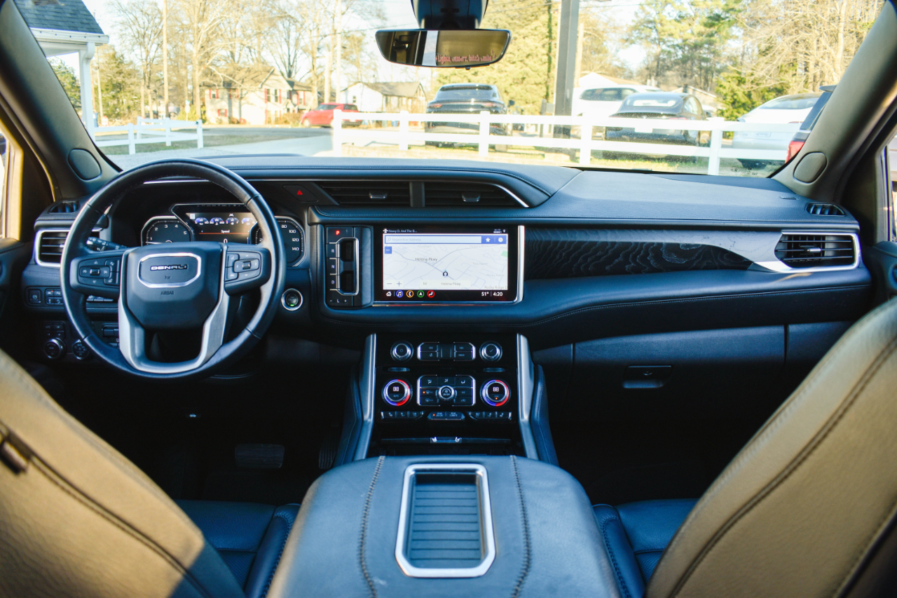 GMC Yukon Denali 4WD 2021