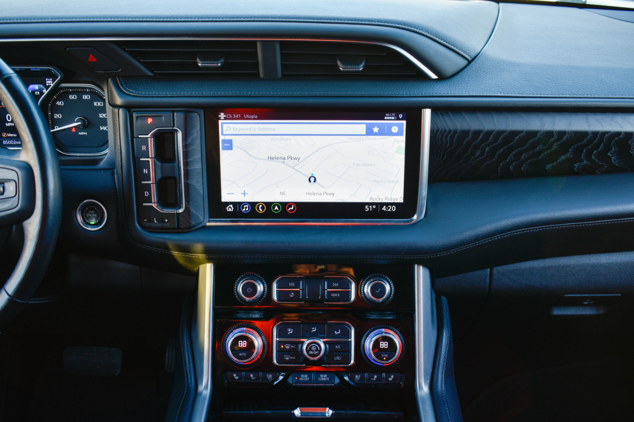 GMC Yukon Denali 4WD 2021