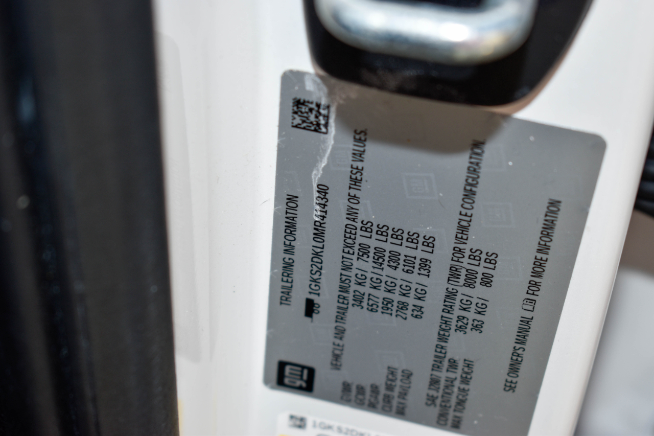 GMC Yukon Denali 4WD 2021