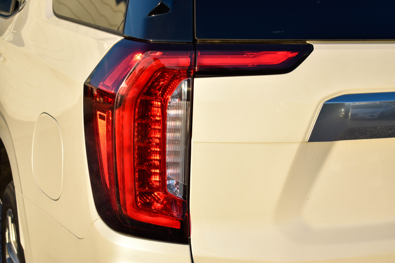 GMC Yukon Denali 4WD 2021