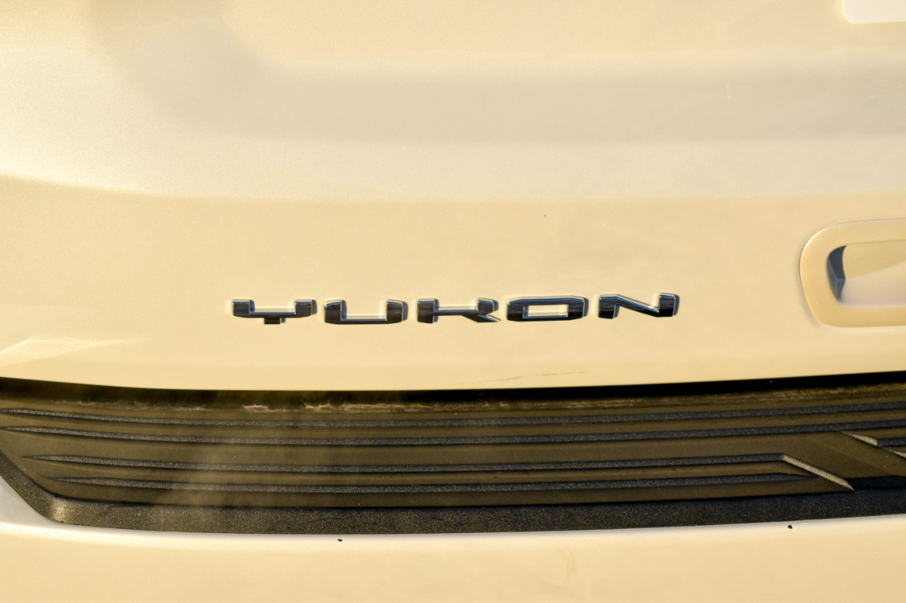 GMC Yukon Denali 4WD 2021