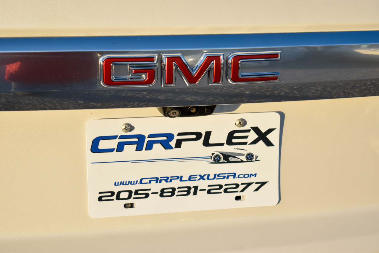 GMC Yukon Denali 4WD 2021