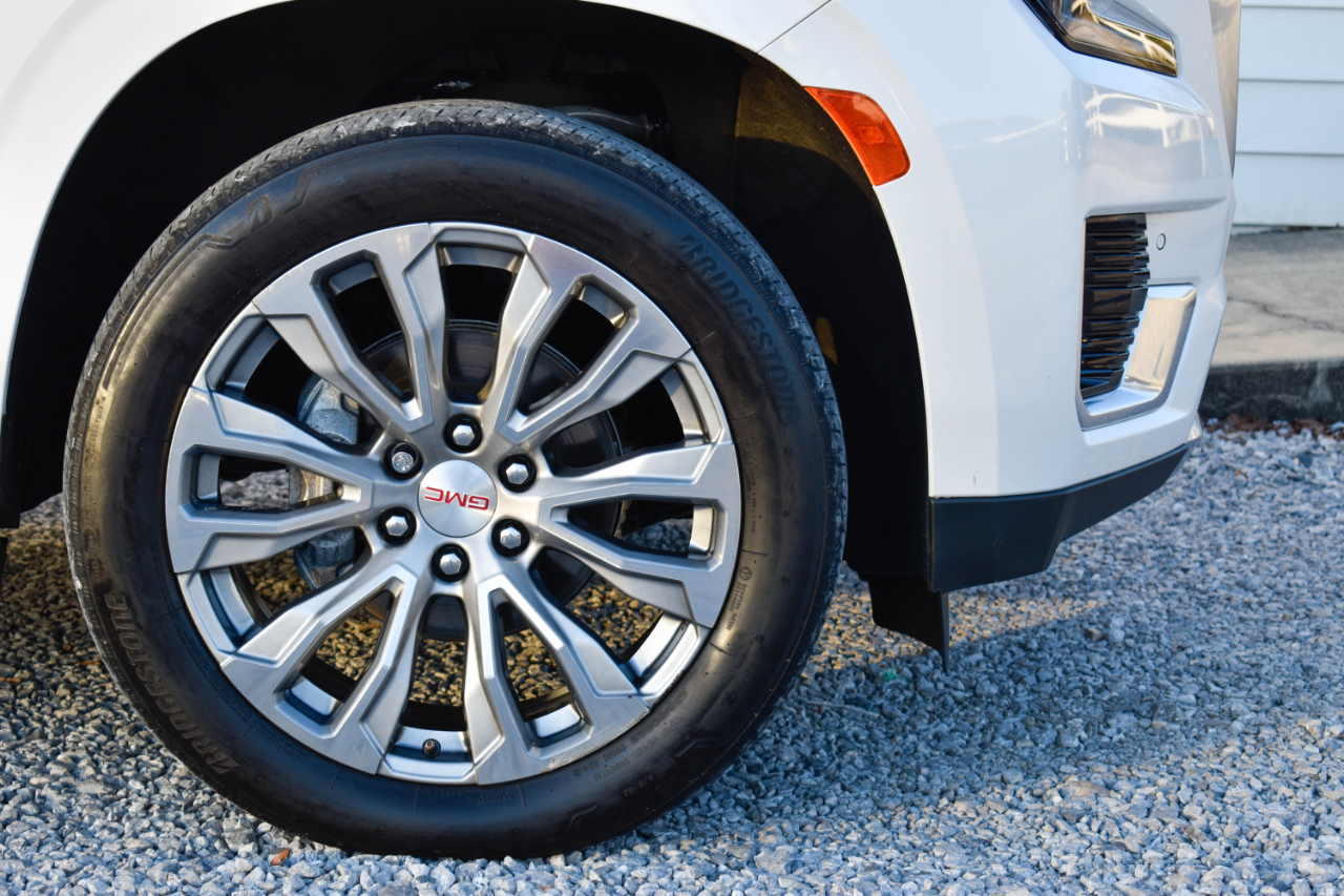 GMC Yukon Denali 4WD 2021