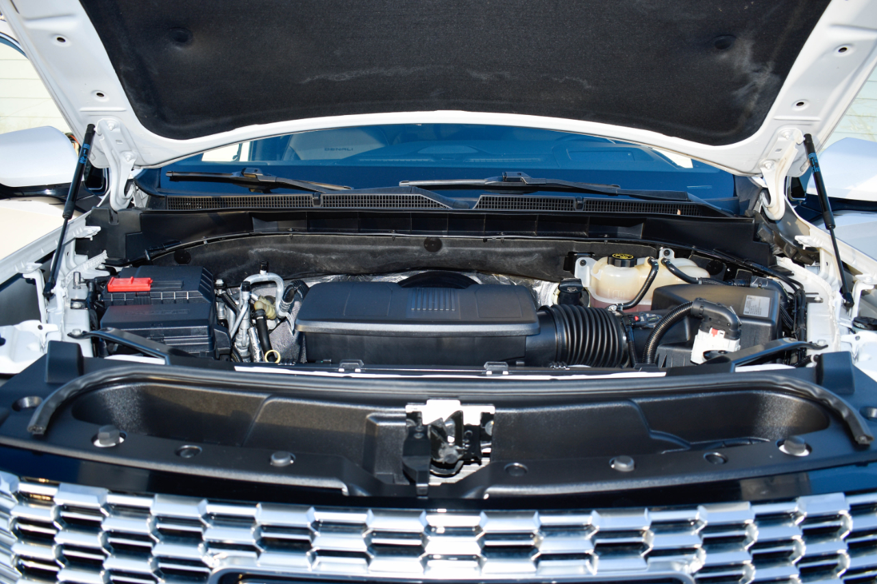 GMC Yukon Denali 4WD 2021