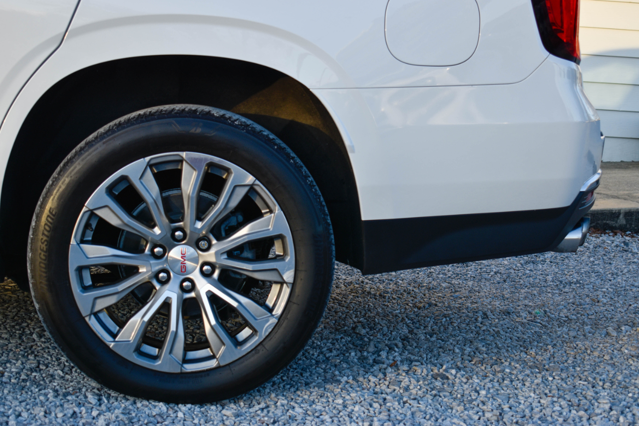 GMC Yukon Denali 4WD 2021