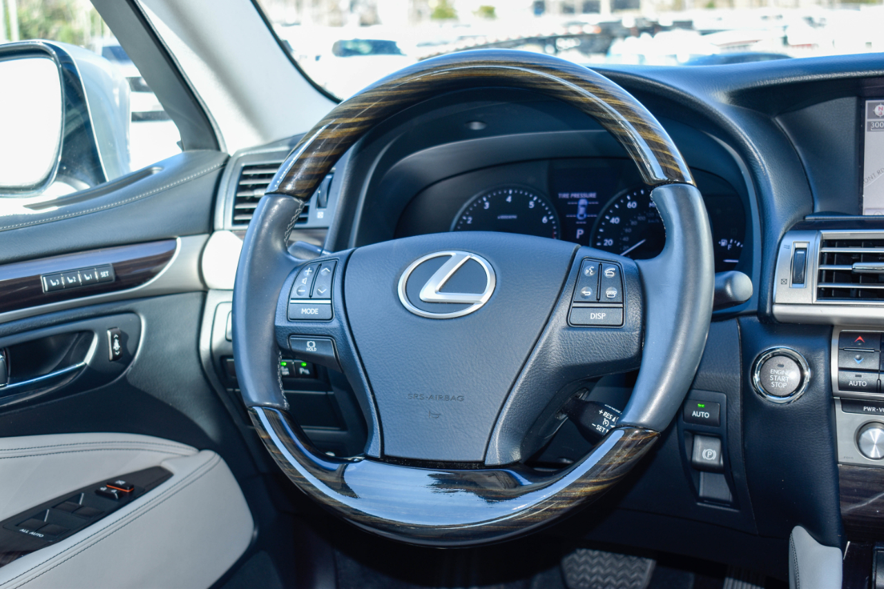 Lexus LS 460 Luxury Sedan 2014