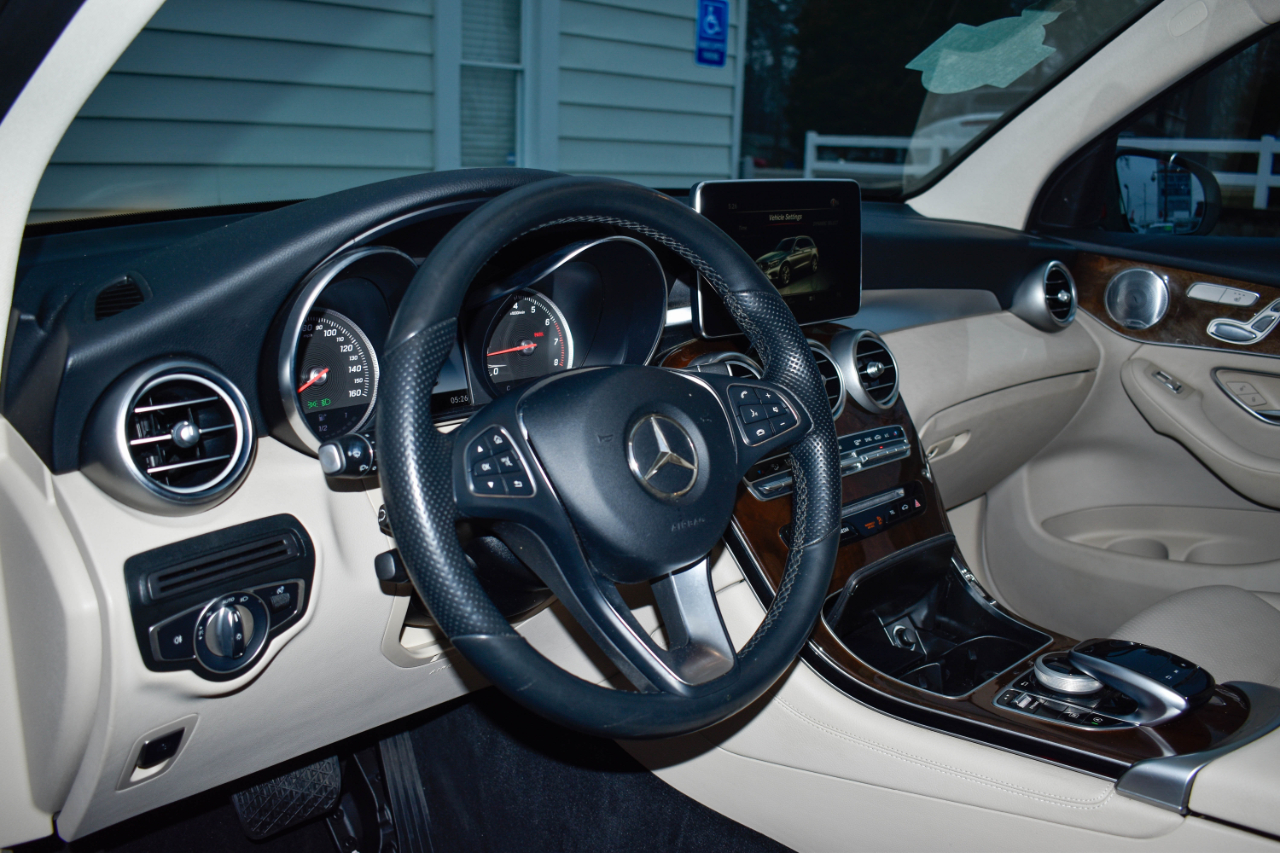 Mercedes-Benz GLC-Class GLC300 4MATIC 2018