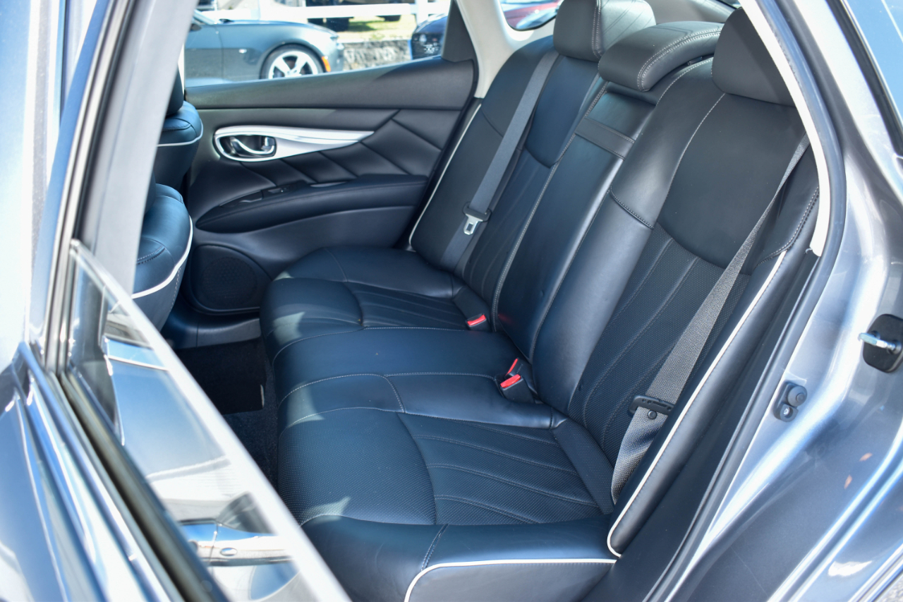 Infiniti Q70 3.7 2018