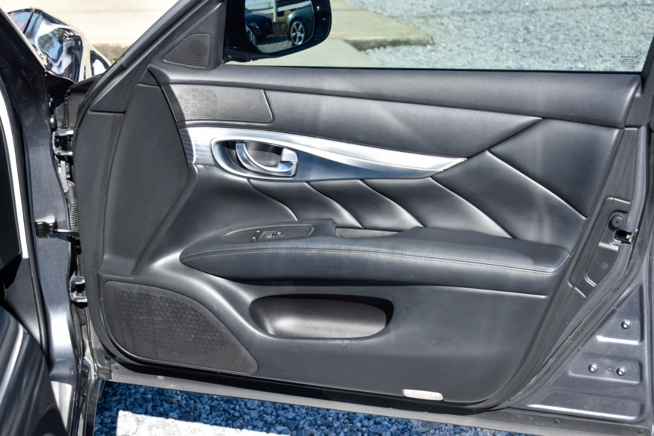 Infiniti Q70 3.7 2018