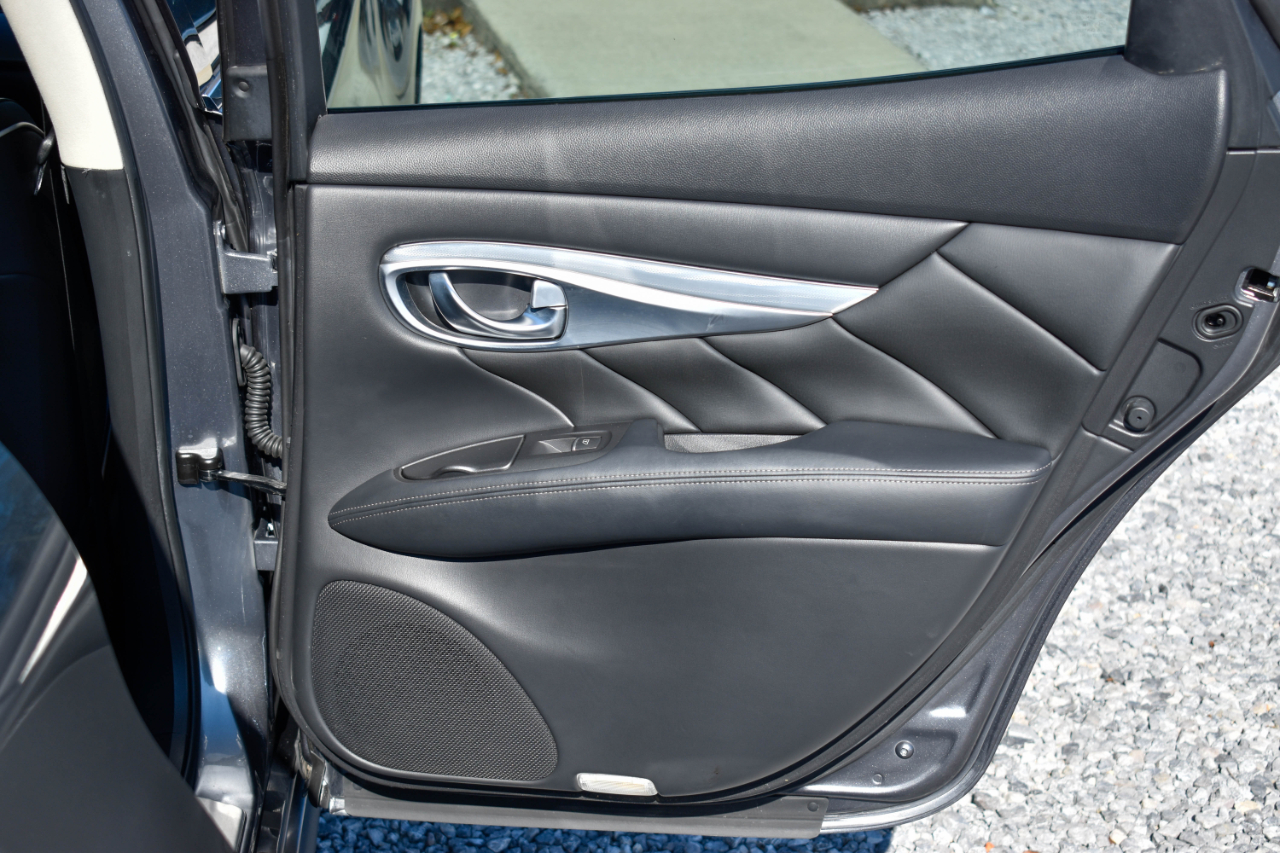 Infiniti Q70 3.7 2018