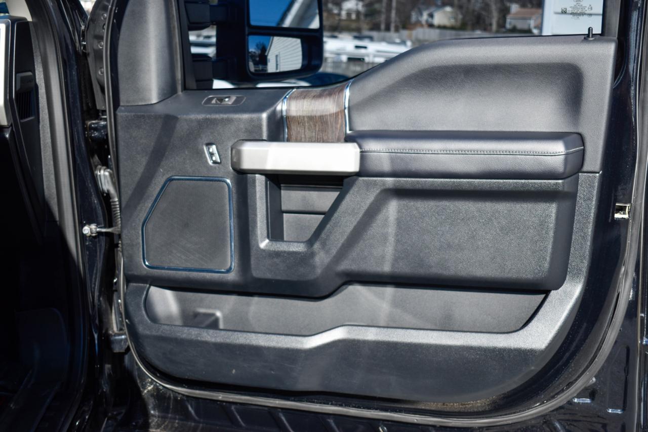 Ford F-250 SD Lariat Crew Cab Short Bed 4WD 2020