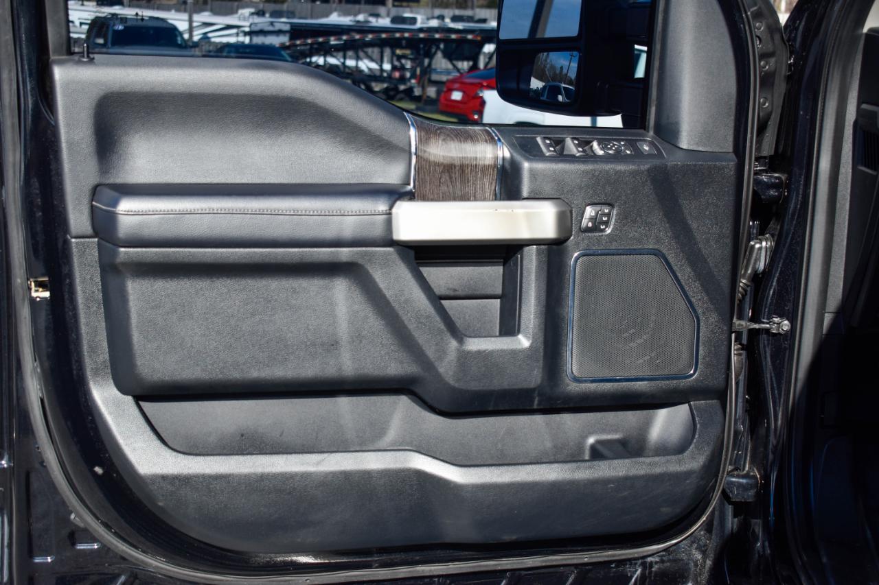 Ford F-250 SD Lariat Crew Cab Short Bed 4WD 2020