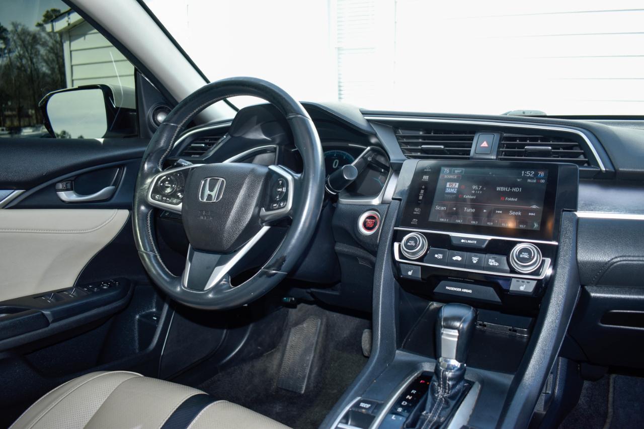 Honda Civic Touring Sedan CVT 2017