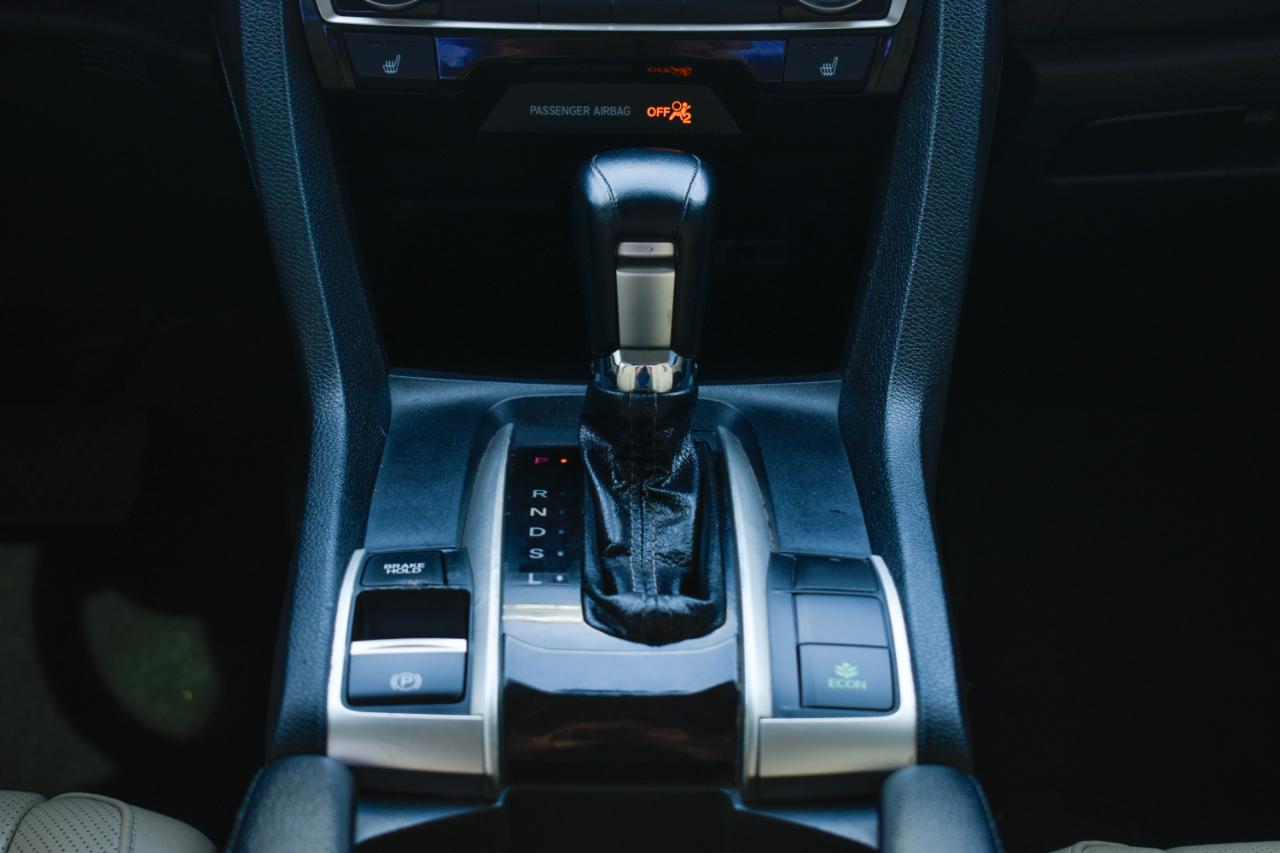 Honda Civic Touring Sedan CVT 2017