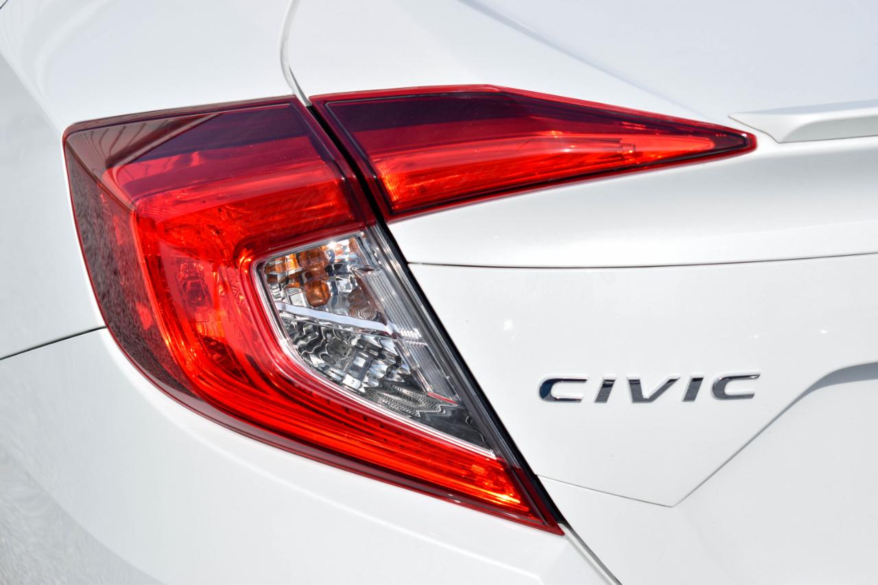 Honda Civic Touring Sedan CVT 2017