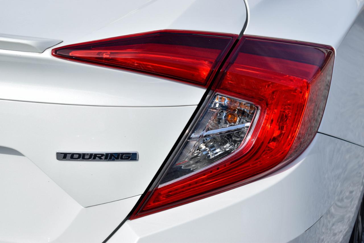Honda Civic Touring Sedan CVT 2017