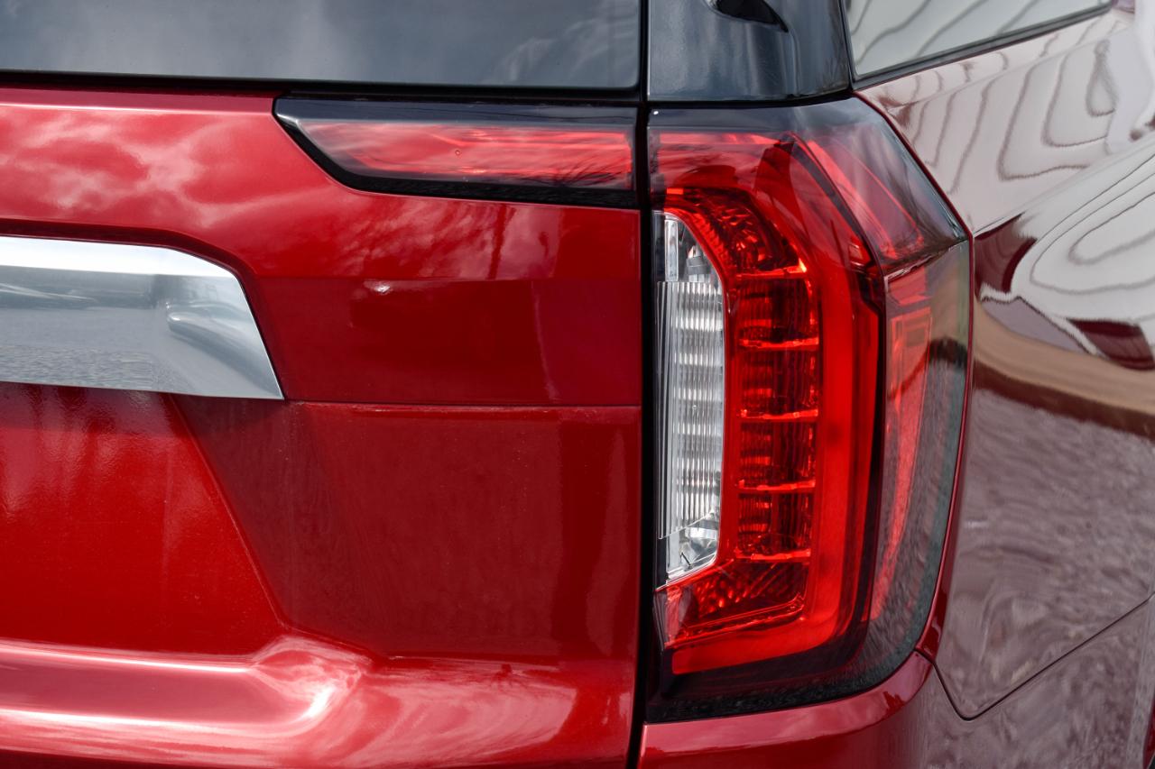 GMC Yukon XL Denali 4WD 2022