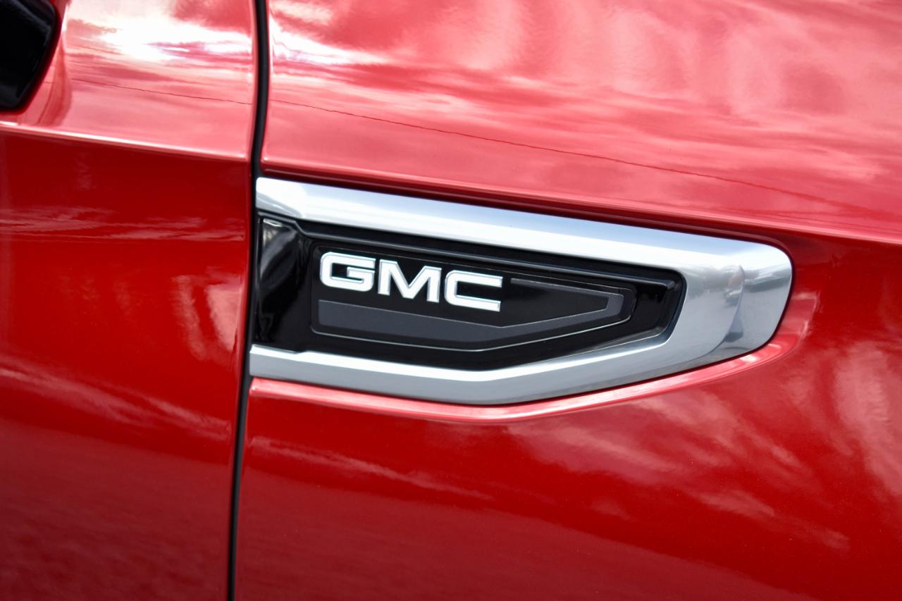 GMC Yukon XL Denali 4WD 2022