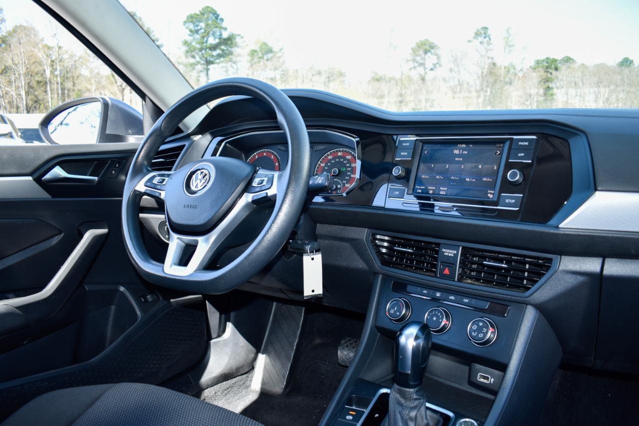 Volkswagen Jetta 1.4T S 6A 2019