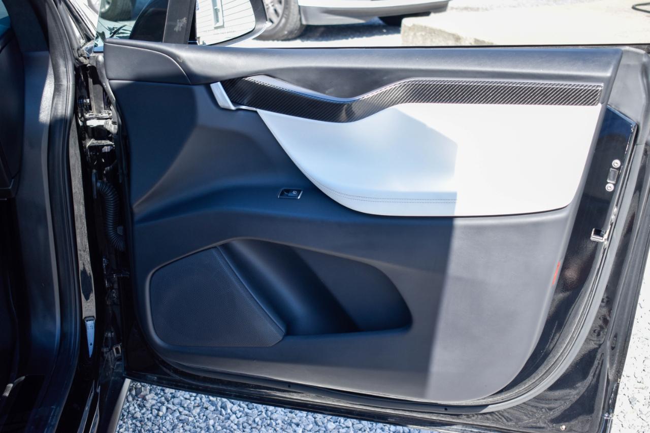 Tesla Model X Plaid 2021