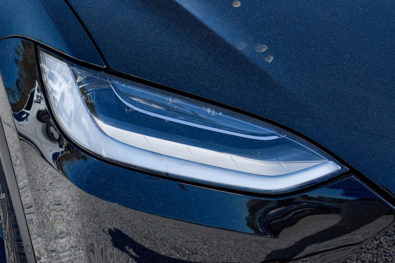 Tesla Model X Plaid 2021