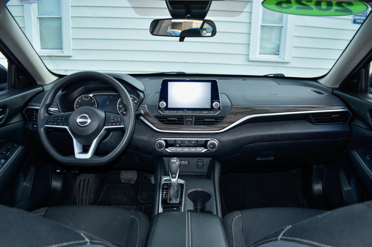 Nissan Altima 2.5 SV 2025