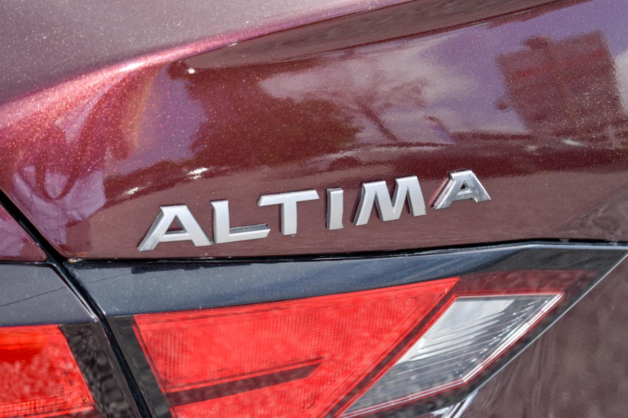 Nissan Altima 2.5 SV 2025