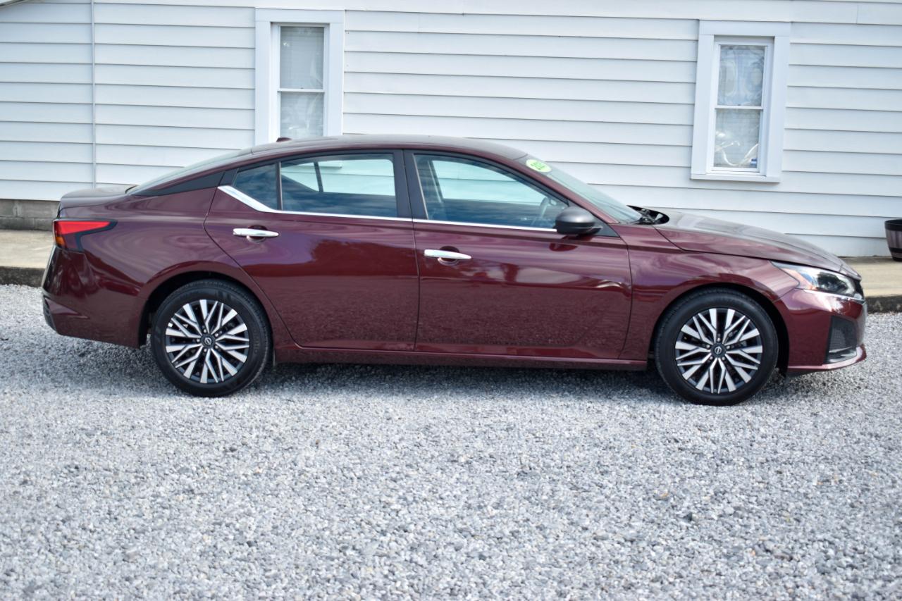 Nissan Altima 2.5 SV 2025